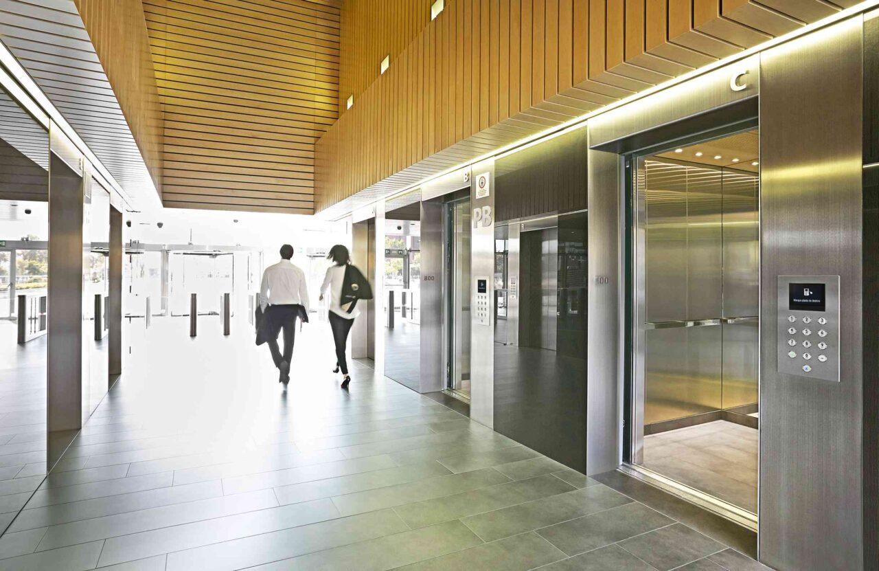 0854-UM-221-1-e1634208797689