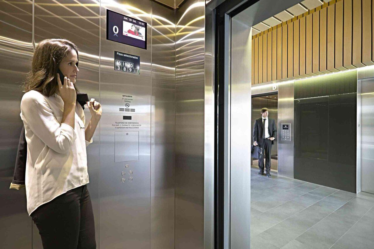 0855-UM-221-e1634208273992